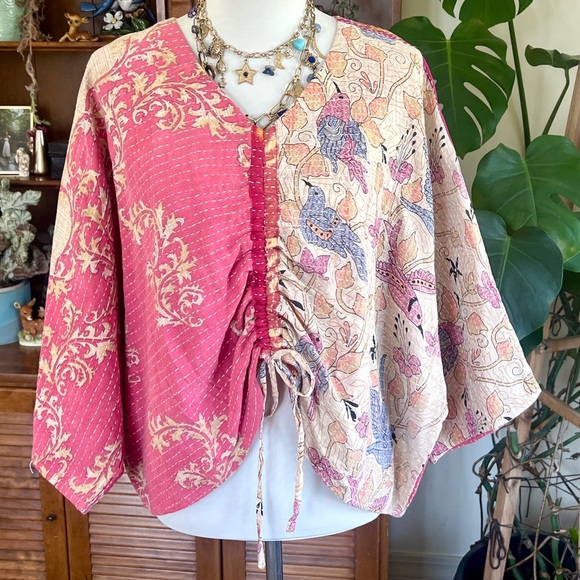 She Lives Beauty Pink Bird Kantha Butterfly Cinch Tie Reversible V-Neck Shirt - Picture 4 of 15